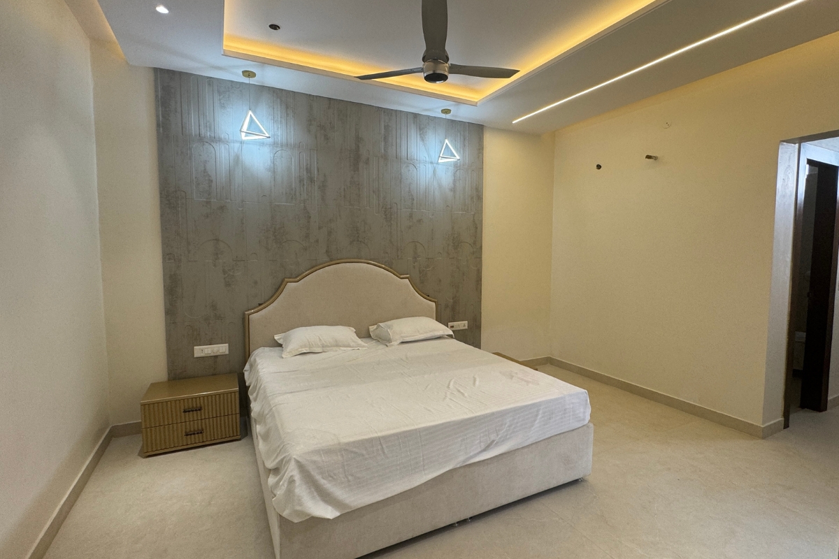 PUDA 987  5 BEDROOM  4 WASHROOM  1 KITCHEN