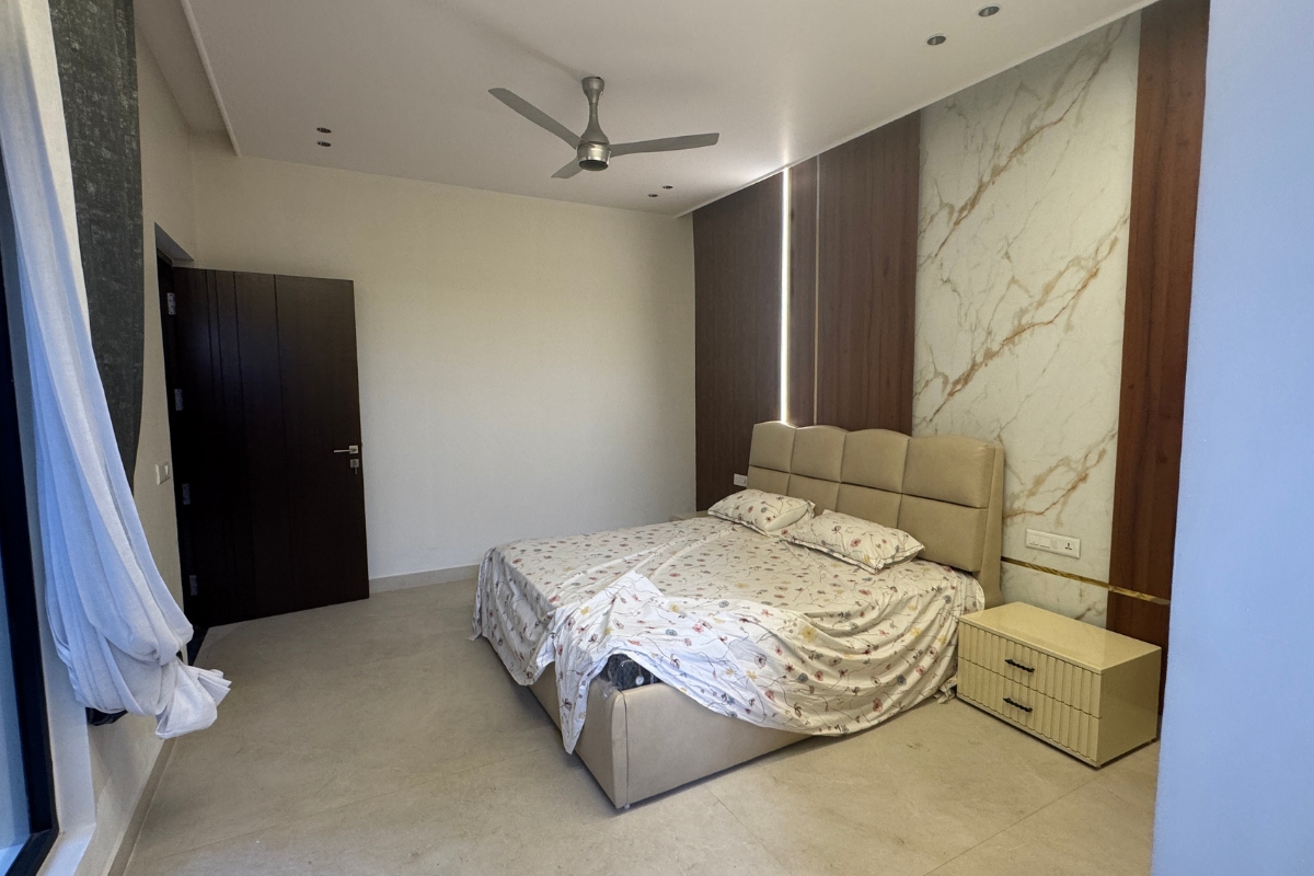 PUDA 987  5 BEDROOM  4 WASHROOM  1 KITCHEN